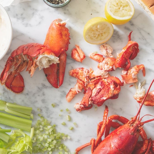 Mason’s Famous Lobster Rolls Now Open on 1st St N